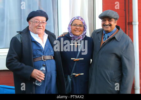 Tim Healy with Co Stars Nina Wadia & Kulvinder Ghir on the film set of Still Open All Hours in Doncaster Stock Photo