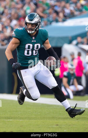 Philadelphia Eagles tight end Dallas Goedert (88) stiff arms Washington ...