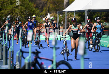 Buenos Aires, Argentina. 7th Oct, 2018. Athletes compete during the Women's Triathlon match at the 2018 Summer Youth Olympic Games in Buenos Aires, capital of Argentina, Oct. 7, 2018. Credit: Li Jundong/Xinhua/Alamy Live News Stock Photo