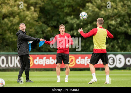 Cardiff, UK. 8th Oct 2018. Vale Resort  - Cardiff - Wales - 8th October 2018 Wales Football Manager Ryan Giggs during training ahead of Wales’s game against Spain at the Principality Stadium in Cardiff on Thursday evening. Credit: Phil Rees/Alamy Live News Stock Photo