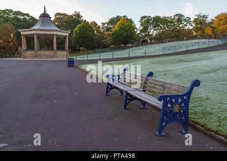 Wonderful Autumnal colours in Lister Park, Bradford, home of the amazing Cartwright Hall where a young David Hockney used to visit Stock Photo