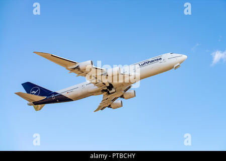Lufthansa Boeing 747 (D-ABYA) with new logo after take-off from Frankfurt airport Stock Photo