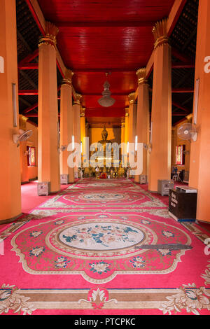 Inside the Wat Ong Teu Mahawihan (Temple of the Heavy Buddha), a Buddhist monastery, in Vientiane, Laos. Stock Photo