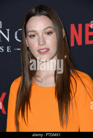 LOS ANGELES - OCT 8: Victoria Pedretti at the The Haunting Of Hill