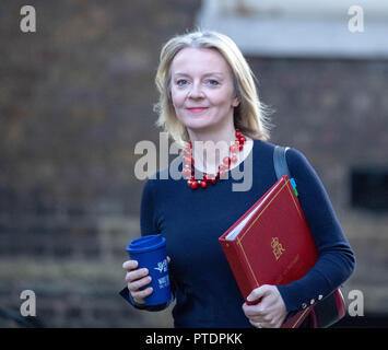 London 9th October 2018, Liz Truss , arrives at a  Cabinet meeting at 10 Downing Street, London Credit Ian Davidson/Alamy Live News Stock Photo