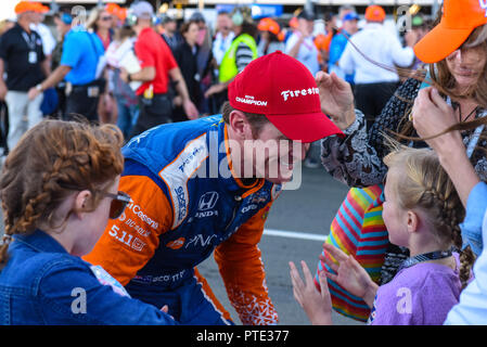 Sonoma, California, USA. 16th Sep, 2018. Scott Dixon, car #9 driving for Chip Ganassi Racing, Honda, being congratulated by his daughter after winning the his fifth IndyCar Series Championship at the IndyCar Grand Prix of Sonoma, September 16, 2018, Verizon IndyCar Series season finale at the Sonoma Raceway in Sonoma, California. Credit: Eddie Hurskin/ZUMA Wire/Alamy Live News Stock Photo