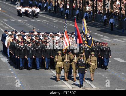 PARIS (July 14, 2017) Almost 200 U.S. Soldiers, Sailors, Marines and Airmen assigned to units in Europe and the 1st Infantry Division, Fort Riley, Kansas, march down the Avenue des Champs-Élysées from the Arc de Triomphe to the Place de la Concorde during the Military Parade on Bastille Day. An historic first, the U.S. led the parade as the country of honor this year in commemoration of the centennial of U.S. entry into World War I and the long-standing partnership between France and the U.S. Stock Photo