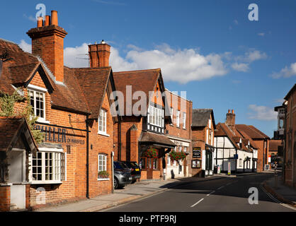 England, Berkshire, Goring on Thames, High Street, Miller of Mansfield  pub and shops Stock Photo