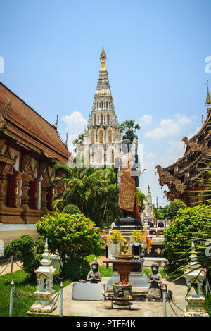 Beautiful Wat Chedi Liam (Temple of the Squared Pagoda), the only ancient temple in the Wiang Kum Kam archaeological area that remains a working templ Stock Photo