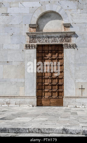 Basilica di San Frediano, church in Lucca, Tuscany, Italy Stock Photo