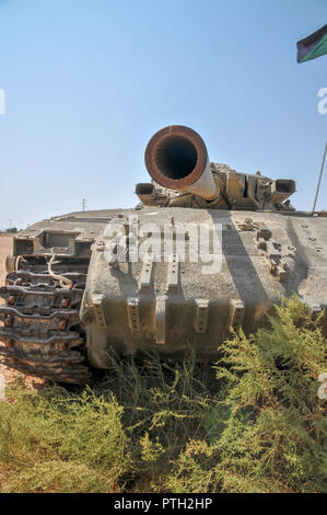 Israeli Merkava tank. Close up Stock Photo - Alamy
