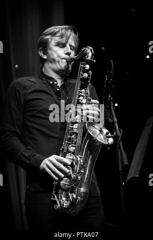 James Russell soloing on tenor sax with Atlantic Crossover, Scarborough Jazz Festival 2018 Stock Photo