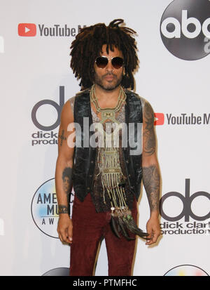 Los Angeles, Ca, USA. 09th Oct, 2018. Lenny Kravitz poses in the press room during the 2018 American Music Awards at Microsoft Theater on October 9, 2018 in Los Angeles, California. ( Credit: Image Space)/Alamy Live News Stock Photo