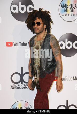 Los Angeles, Ca, USA. 09th Oct, 2018. Lenny Kravitz poses in the press room during the 2018 American Music Awards at Microsoft Theater on October 9, 2018 in Los Angeles, California. ( Credit: Image Space/Media Punch)/Alamy Live News Stock Photo