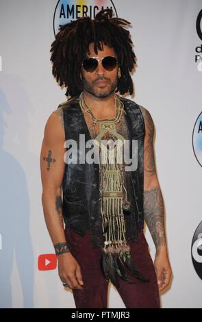 Los Angeles, CA, USA. 9th Oct, 2018. Lenny Kravitz in the press room for 2018 American Music Awards - Photo Room, Microsoft Theater, Los Angeles, CA October 9, 2018. Credit: Elizabeth Goodenough/Everett Collection/Alamy Live News Stock Photo