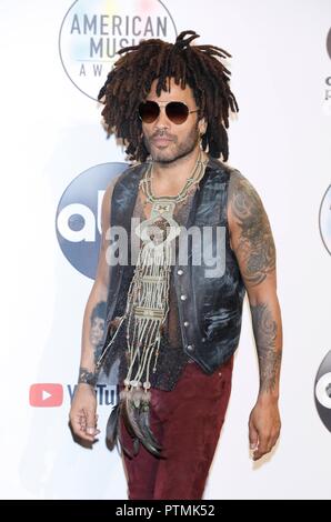 Los Angeles, USA. 9th Oct 2018. Lenny Kravitz poses in the press room of the 2018 American Music Awards at Microsoft Theatre in Los Angeles, USA, on 09 October 2018. | usage worldwide Credit: dpa picture alliance/Alamy Live News Stock Photo