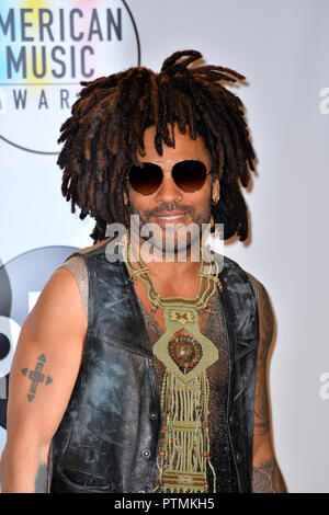 Los Angeles, USA. 9th Oct 2018. LOS ANGELES, CA. October 09, 2018: Lenny Kravitz at the 2018 American Music Awards at the Microsoft Theatre LA Live. Picture: Paul Smith/Featureflash Credit: Paul Smith/Alamy Live News Stock Photo