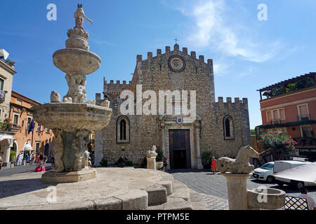 Duomo - the Cathedral of Taormina and baroque well at Piazza Duomo, old town of Taormina, Sicily, Italy Stock Photo