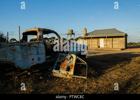 Old Shearers quarters at Koonalda Homestead, Old Eyre Highway, Nullarbor National park South Australia Stock Photo