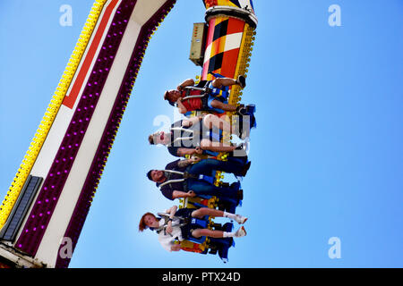 FUN ON SHOW RIDES Stock Photo - Alamy