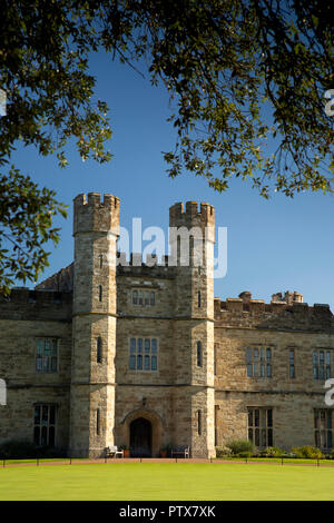 UK, Kent, Maidstone, Leeds Castle, former royal residence and home to Catherine of Aragon Stock Photo