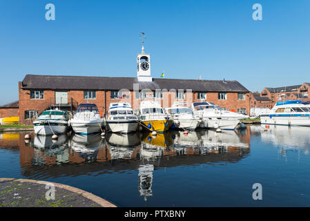 Boats moored at the Marina by the Yacht Club in Stourport Basin, Stourport-on-Severn, Worcestershire where the river Stour joins the River Severn Stock Photo