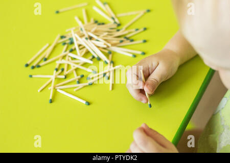 Box matches hi-res stock photography and images - Alamy