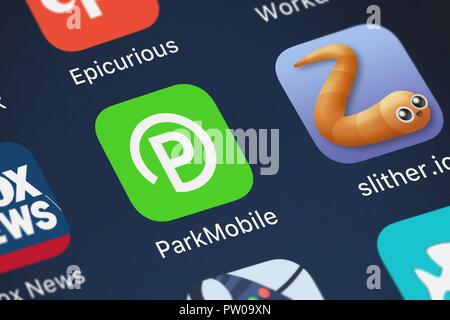 ParkMobile Contactless Parking Payment in Miami Beach - MIAMI, FLORIDA -  FEBRUARY 14, 2022 Stock Photo - Alamy