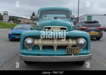 1952 Ford pickup truck Stock Photo