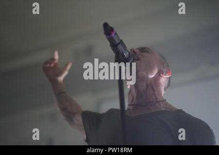 London, UK. 11th Oct 2018. The Black Queen performing live on stage at Bush Hall in London. Photo date: Thursday, October 11, 2018. Photo credit should read: Roger Garfield/Alamy Credit: Roger Garfield/Alamy Live News Stock Photo