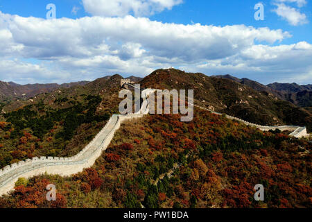 Beijing, China. 10th Oct, 2018. Aerial photo taken on Oct. 10, 2018 shows a view of the Badaling section of the Great Wall in the Badaling red leaf scenic area in the Yanqing District of Beijing, capital of China. Credit: Wang Tiezhong/Xinhua/Alamy Live News Stock Photo