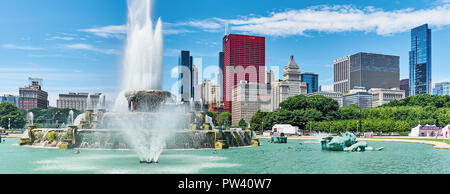 Fountain and skyscrapers in Chicago Stock Photo