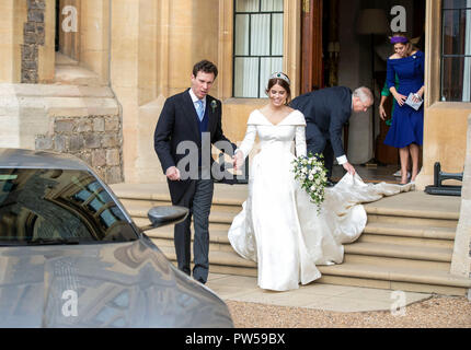 Princess Eugenie and Jack Brooksbank, leaving Windsor Castle after their wedding for an evening reception at Royal Lodge. Stock Photo