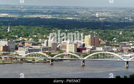 Davenport, Iowa, USA. 12th Oct, 2018. The Centennial Bridge and Davenport, Iowa skyline. Credit: Quad-City Times File/Quad-City Times/ZUMA Wire/Alamy Live News Stock Photo