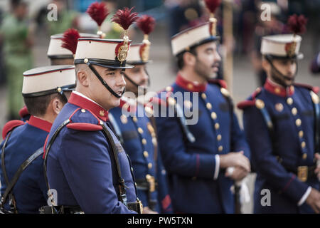 Madrid, Madrid, Spain. 12th Oct, 2018. Soldiers of the Royal Guard during the ceremony of the Hispanic Day in Madrid. Credit: Celestino Arce Lavin/ZUMA Wire/Alamy Live News Stock Photo