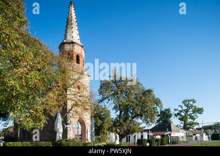 11 October 2018, Saxony-Anhalt, Magdeburg: The garden of the restaurant "The Church", located in a former church. (to weekend survey "Vacant churches and their use" of 13.10.2018) Photo: Klaus-Dietmar Gabbert/dpa-Zentralbild/dpa Stock Photo