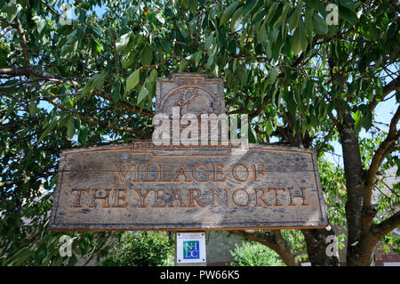 Village of the Year north sign, Pirton, Hertfordshire Stock Photo