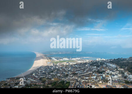 File:The Chesil Beach from Portland, Dorset (20242208721).jpg - Wikimedia  Commons