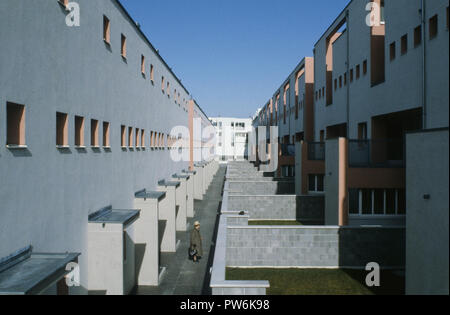 Wien, Wohnbau der 1980er Jahre, Siedlung Traviatagasse Stock Photo