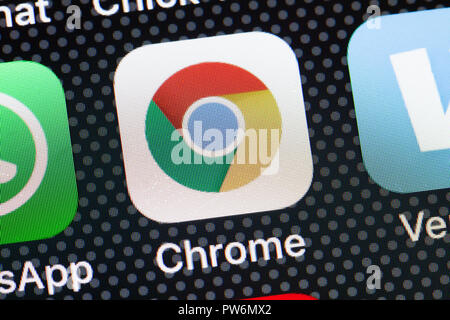 Google Chrome app icon on iPhone (close up, macro) - USA Stock Photo