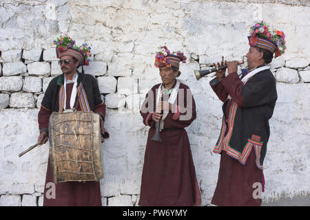 Aryan (Brogpa) musicians, Biama village, Ladakh, India Stock Photo - Alamy