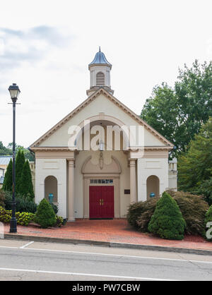 Greeneville, TN, USA-10-2-18: The Social Hall for the Asbury United Methodist Church, built in 1986. Stock Photo