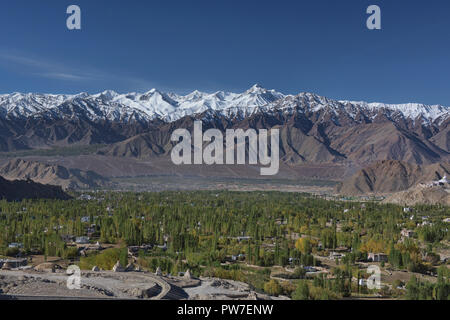 The Stok Range, with Stok Kangri (6123m) rising above Leh, seen from the Kardung La Pass, Ladakh, India Stock Photo