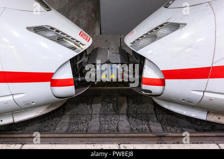 Two DB ICE wagon coupling in the Frankfurt am Main Airport long-distance  railway station , Germany Stock Photo