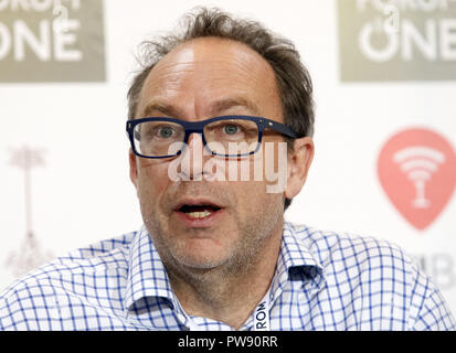 Kiev, Ukraine. 13th Oct, 2018. Wikipedia co-founder JIMMY WALES speaks during a press conference at the 'Olerom Forum One' business-forum in Kiev, Ukraine, on 13 October 2018. JIMMY WALES performed with a lecture themed on 'Information flow, modern Blockchain technologies, Big Data and future trends' during ''Olerom Forum One 2018'' business forum, that bring togethers speakers of world arena, owners and managers of major companies, top managers and investors from Ukraine, the CIS countries and Europe. Credit: Serg Glovny/ZUMA Wire/17�Թ����� Live News Stock Photo