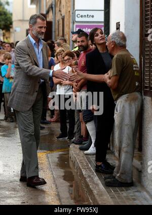 REYES MALLORCA RIADA INUNDACIONES   FELIPE DE BORBON Y GRECIA;FELIPE DE BORBON;LETIZIA ORTIZ ROCASOLANO;LETIZIA ORTIZ;  13/10/2018   Spanish King Felipe VI and Queen Letizia visit Sant LLorenc des Cardassar devastated by flash floods . Sant LLorenc des Cardassar. Mallorca, Spain, 12-10-2018    888/CordonPress Stock Photo