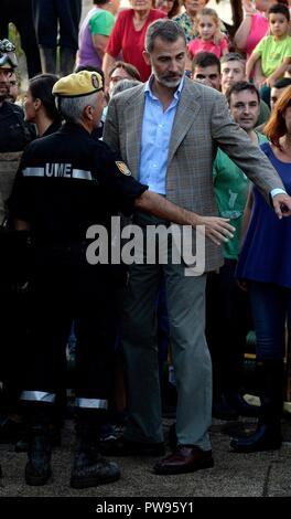 REYES MALLORCA RIADA INUNDACIONES   FELIPE DE BORBON Y GRECIA;FELIPE DE BORBON;  13/10/2018   Spanish King Felipe VI and Queen Letizia visit Sant LLorenc des Cardassar devastated by flash floods . Sant LLorenc des Cardassar. Mallorca, Spain, 12-10-2018    888/CordonPress Stock Photo