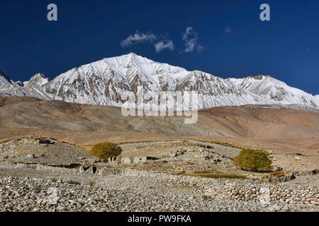 Meerak village in autumn color, Pangong Lake, Ladakh, India Stock Photo