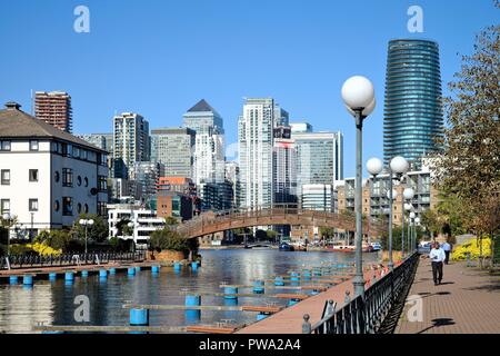 Clippers Quay, Millwall Outer Dock Canary Wharf London Docklands England UK Stock Photo