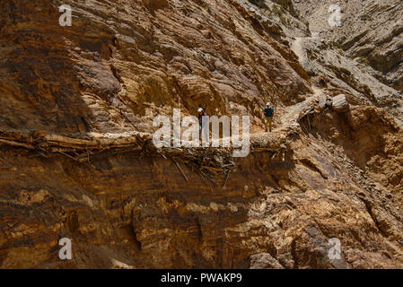 Trekking the wild Darshai Gorge in the Wakhan Valley, Tajikistan Stock Photo